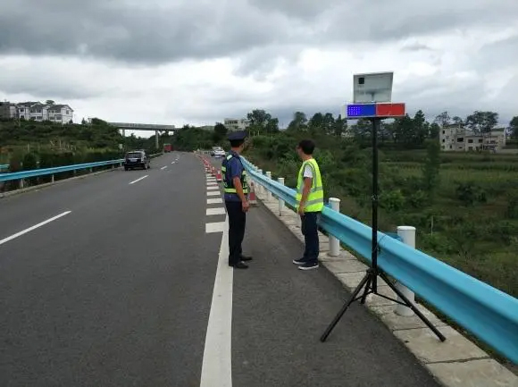 镇江高速公路钢护栏