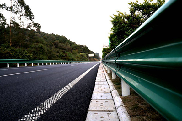 镇江高速公路护栏的常用类型